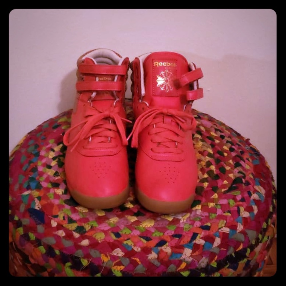 REEBOK freestyle HiTop RED